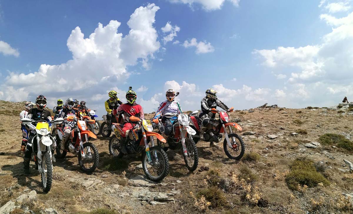 Tour con moto da Enduro in Sardegna Tour con moto da Enduro in Sardegna